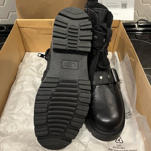 SOLD - New in box UGG Leather chunky boots - Picture 3 of 4